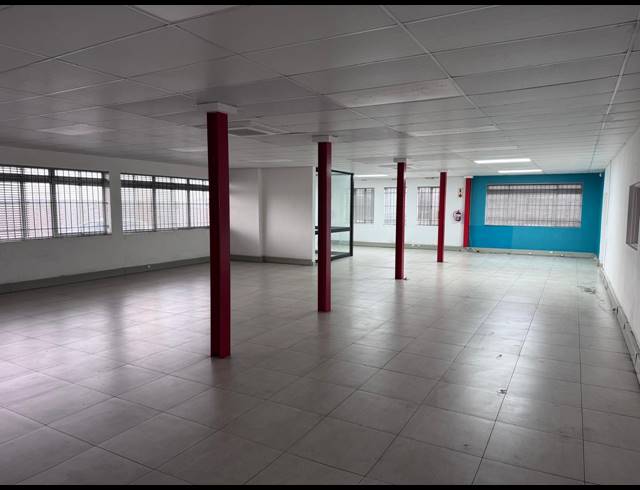 1,400M² WAREHOUSE TO LET IN PAARDEN EILAND